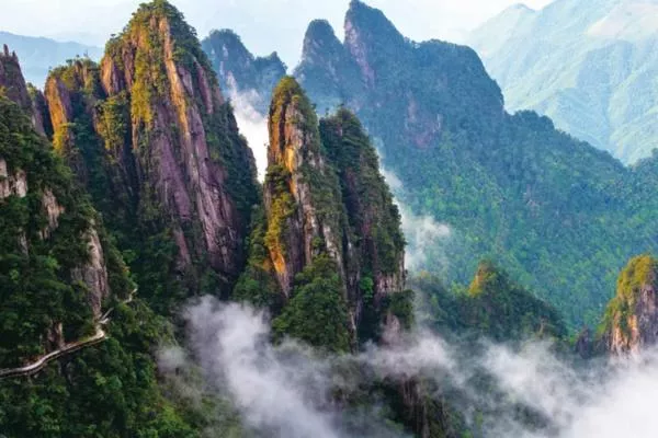 莽山五指峰景區<a href='http://m.palmettodecks.com/' target=_blank>旅游攻略</a>一日游